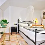 Domus * Garda (Verona)