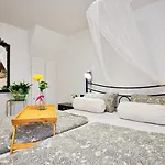Domus