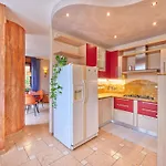 Domus Appartement *