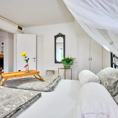 Апартаменты Domus