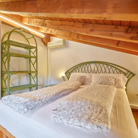 Domus Апартаменты Гарда